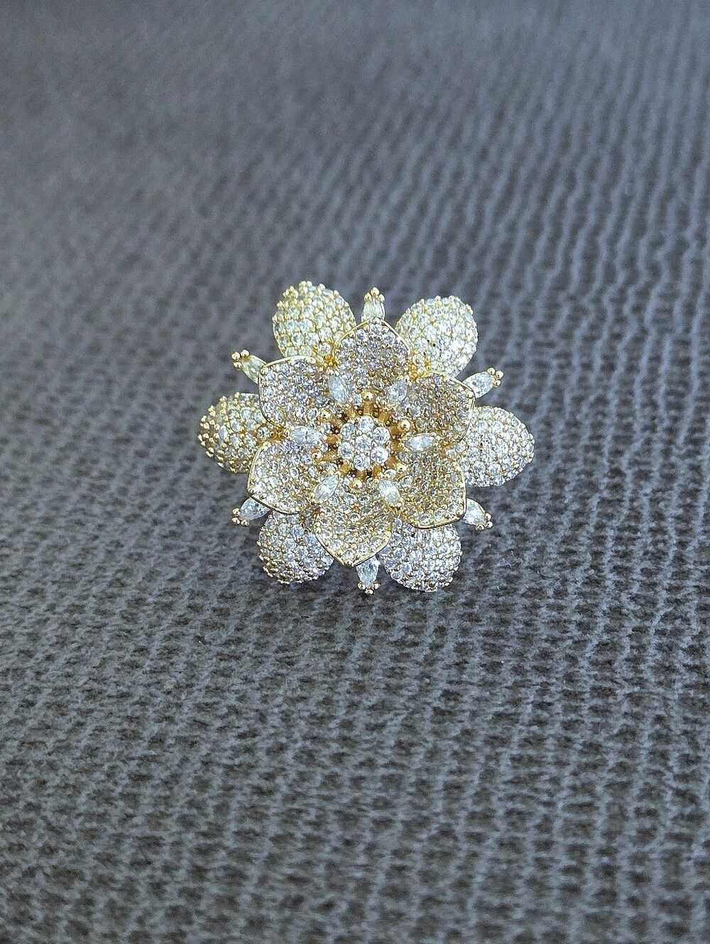 Eye👁 Candy🍭 Pave Crystal💎 Double✌️ Layered Flower🌸 "Bloom" Ring💍 - NWT